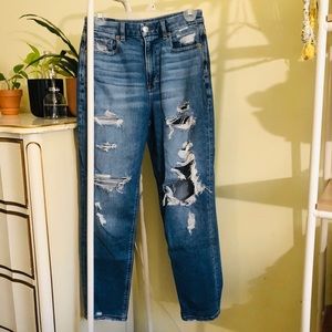 AE curvy mom jean